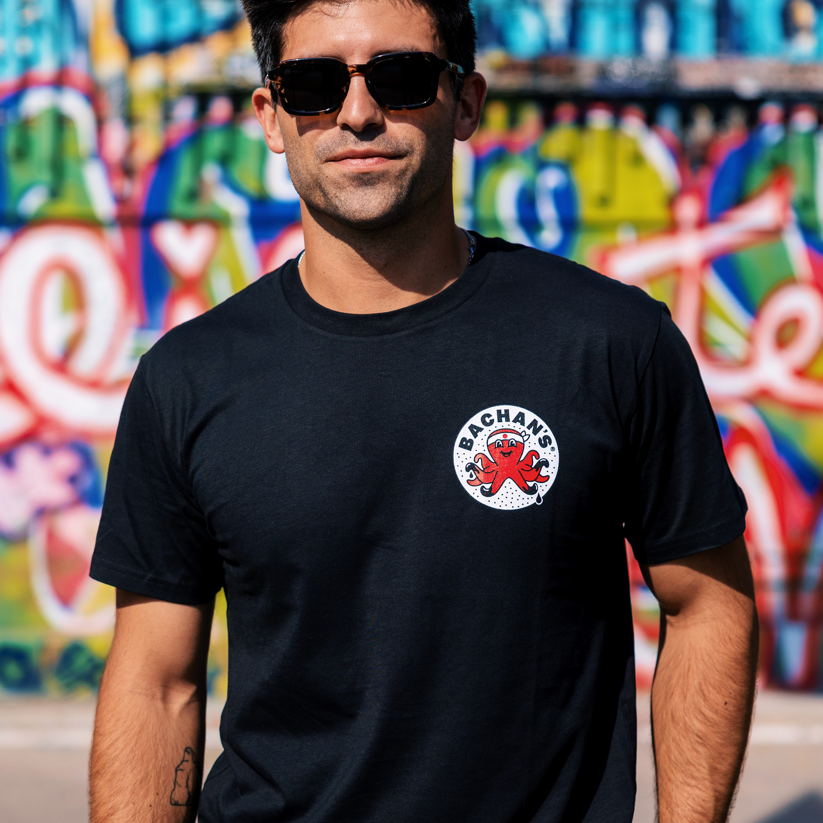 Logo Tee O8